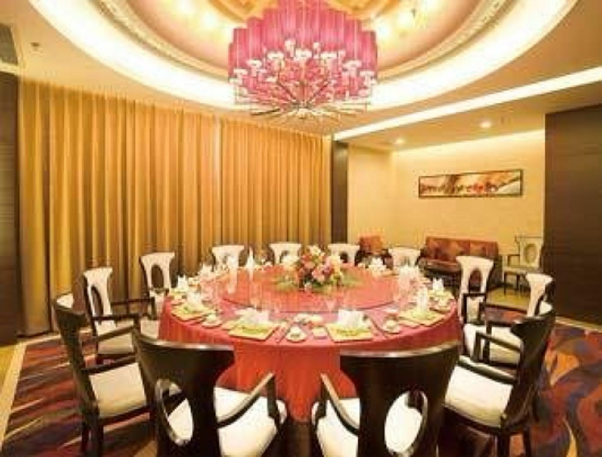 Ramada Zibo Hotel Restaurant foto
